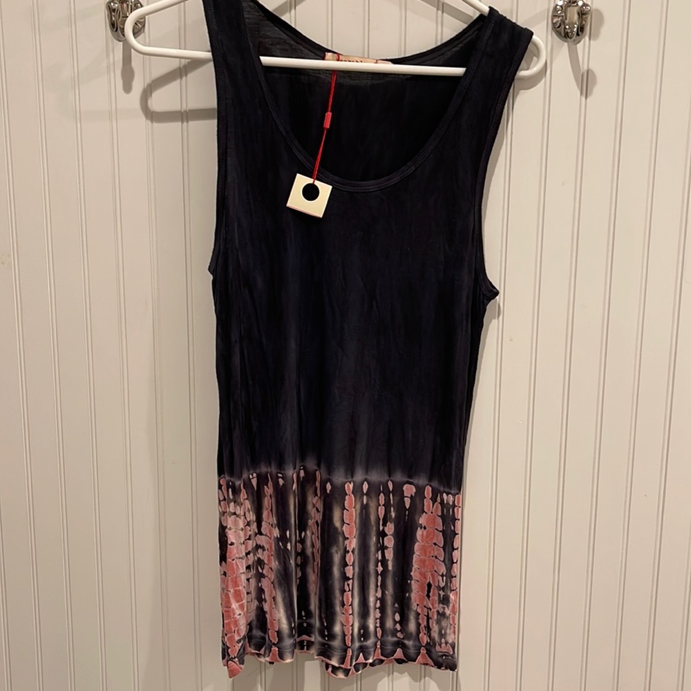 NWOT XCVI Wearables Darling Top!